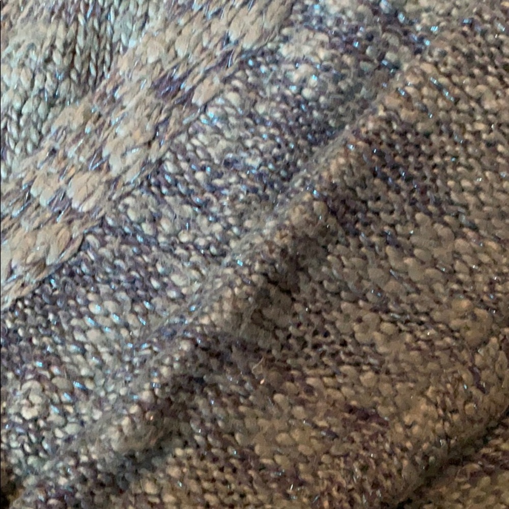 Sweater - Picture 4 of 4